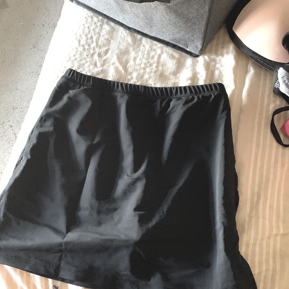 Black skirt, for dance or any outfit that may require black Mini skirt. - Picture 1 of 1
